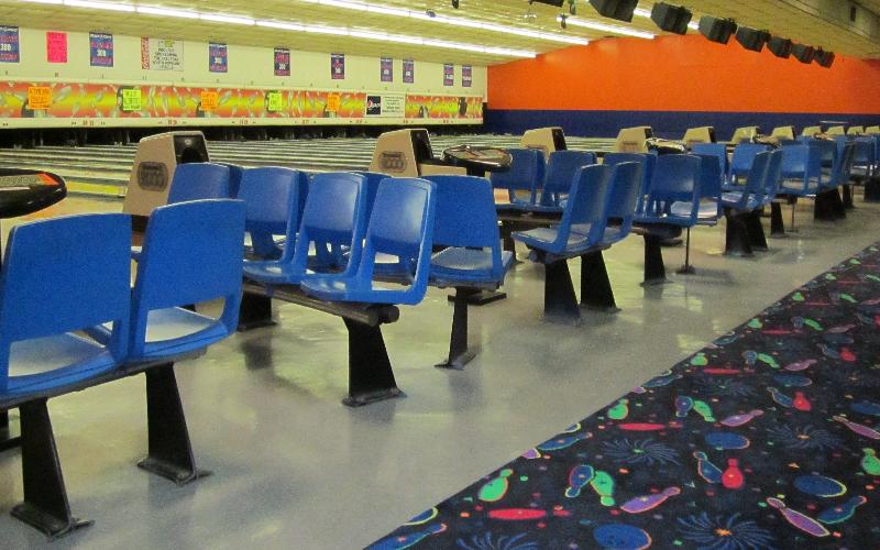 Dothan Lanes - Rockin' Cosmic Bowling